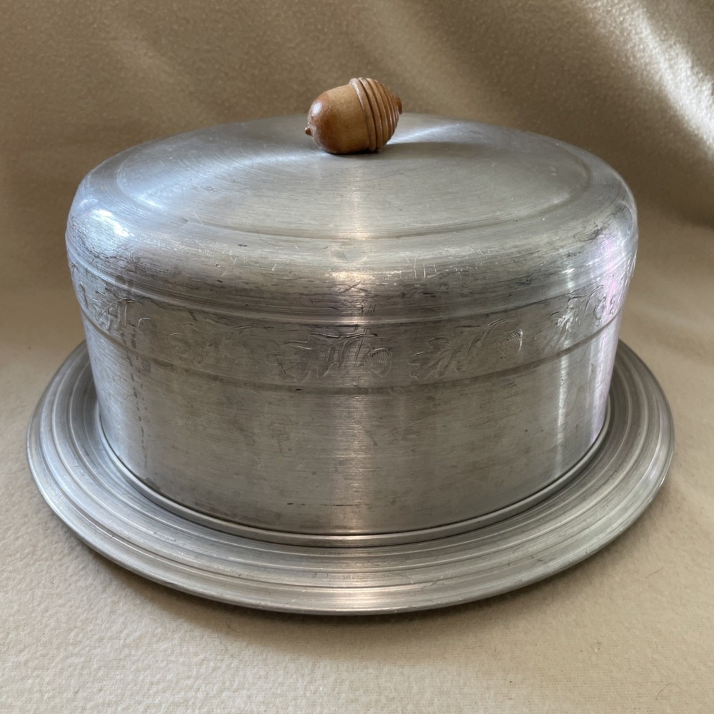 Vintage West Bend Aluminum Covered Cake Server Carrier Keeper Wooden Acorn Knob